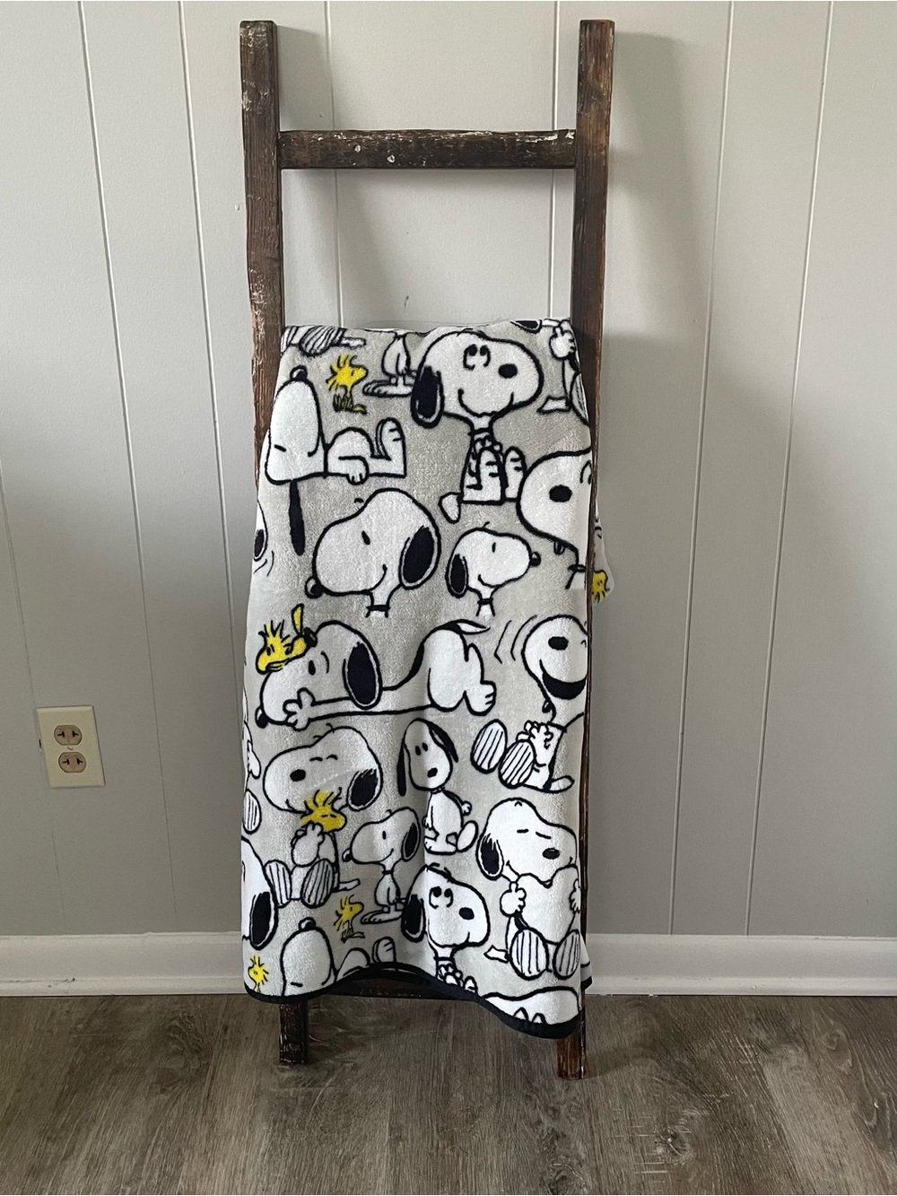 Peanuts Snoopy Fleece Throw Blanket Woodstock 4’5” x 7’3” Oversized